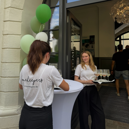 Empfang und Check-in von Gästen bei einer Ferienwohnung in Würzburg