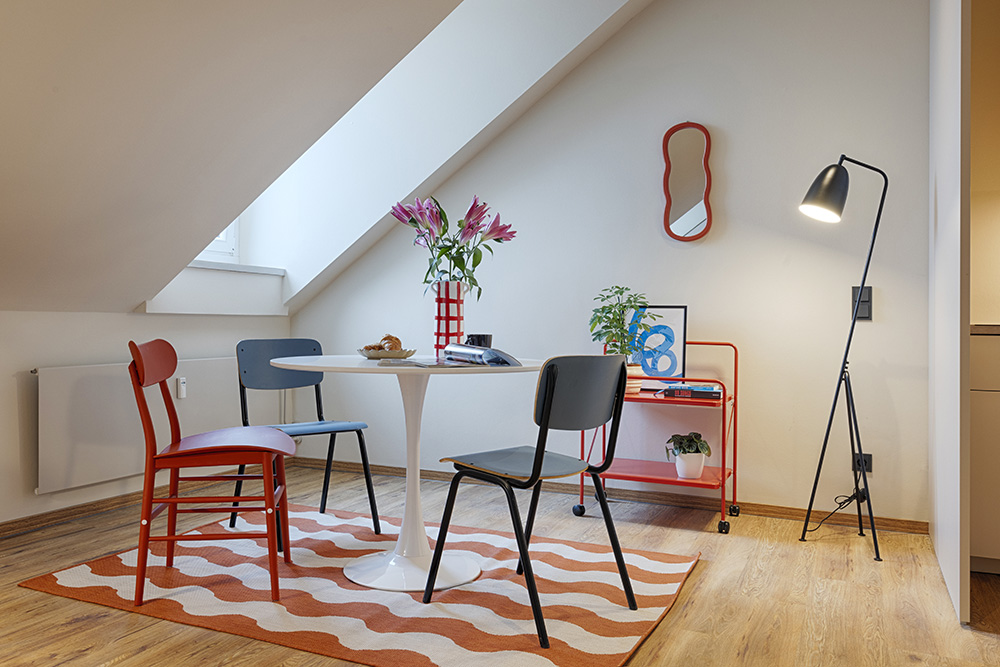 Apartment Würzburg Essbereich Design Essbereich in einem Apartment in Würzburg mit modernem Teppich