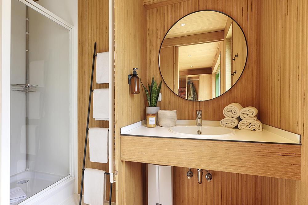 Ferienhaus Würzburg Badezimmer Holz Badezimmer in einem Holzhaus als Ferienunterkunft in Würzburg