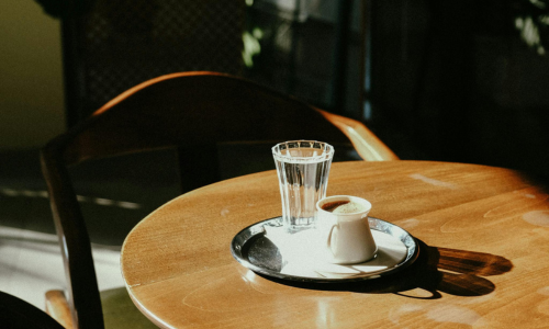 Kaffee im Café in Würzburg nahe der Ferienwohnung