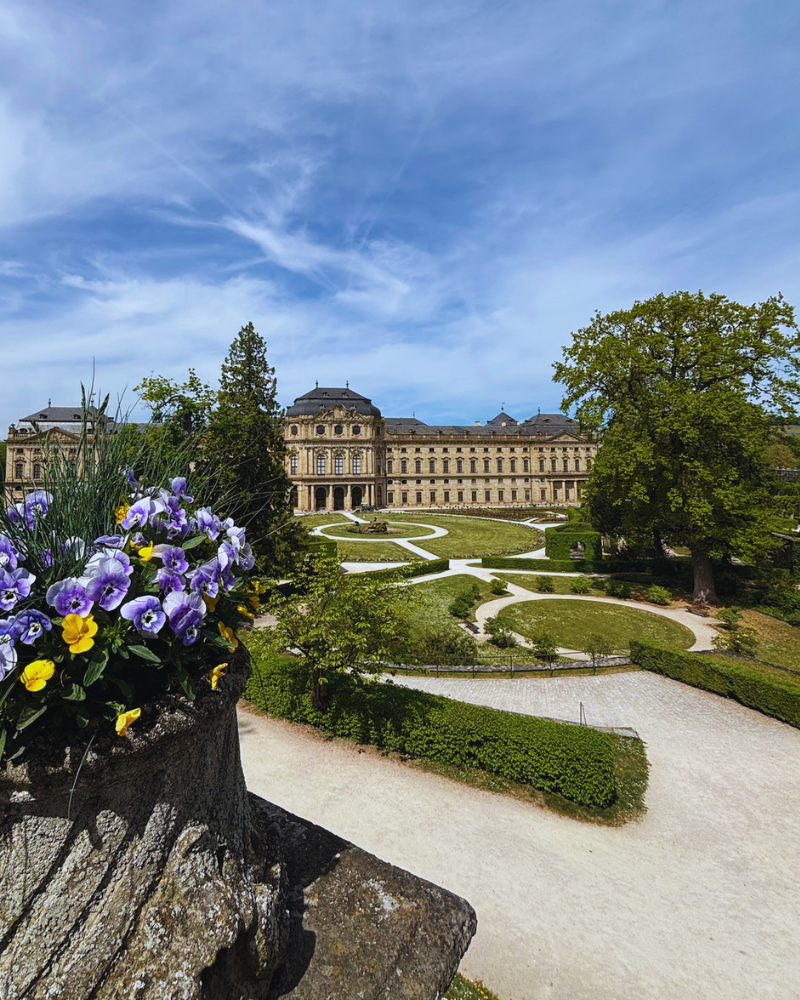 Residenzgarten Würzburg UNESCO Residenzgarten in Würzburg mit barocker Gartenanlage